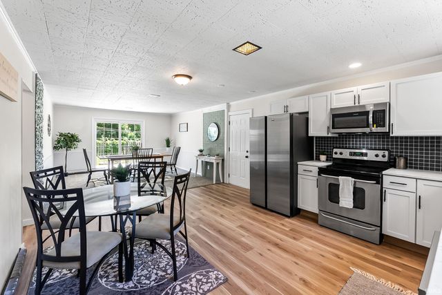 1916 Clarmarnic Drive, Fort Wayne, IN 46815