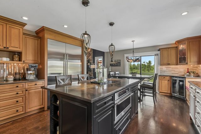 1960 Abbotsford Drive, Inverness, IL 60010