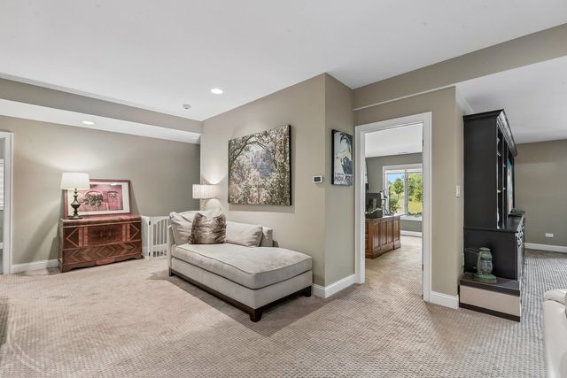 1960 Abbotsford Drive, Inverness, IL 60010