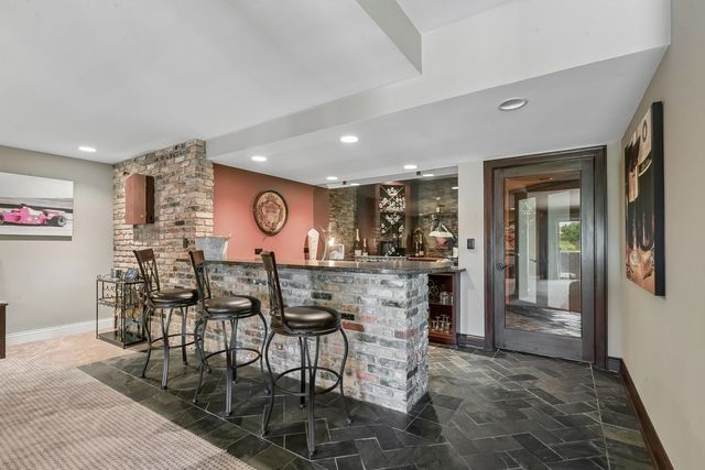 1960 Abbotsford Drive, Inverness, IL 60010