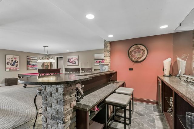 1960 Abbotsford Drive, Inverness, IL 60010