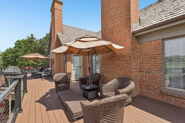 1960 Abbotsford Drive, Inverness, IL 60010