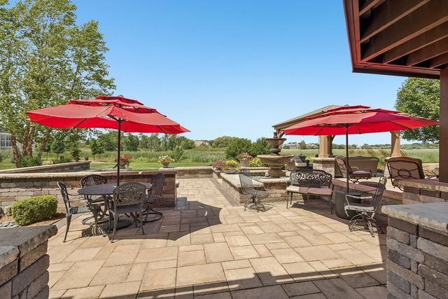 1960 Abbotsford Drive, Inverness, IL 60010