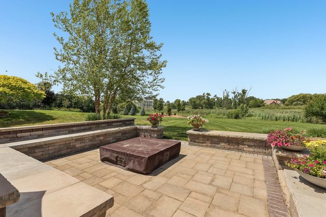 1960 Abbotsford Drive, Inverness, IL 60010