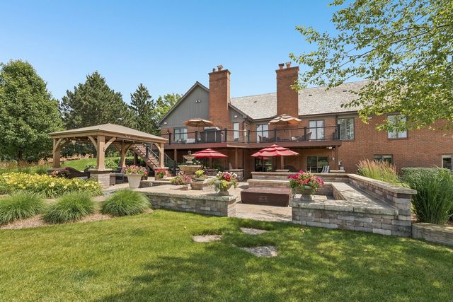 1960 Abbotsford Drive, Inverness, IL 60010