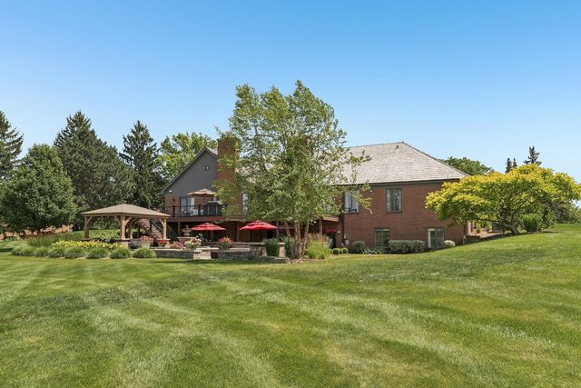 1960 Abbotsford Drive, Inverness, IL 60010