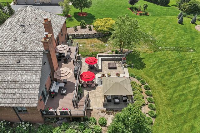 1960 Abbotsford Drive, Inverness, IL 60010