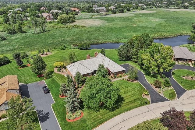 1960 Abbotsford Drive, Inverness, IL 60010