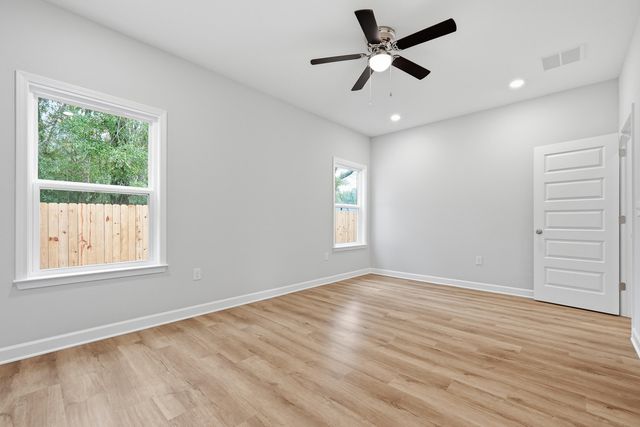 36 Shebbi Lane, Freeport, FL 32439