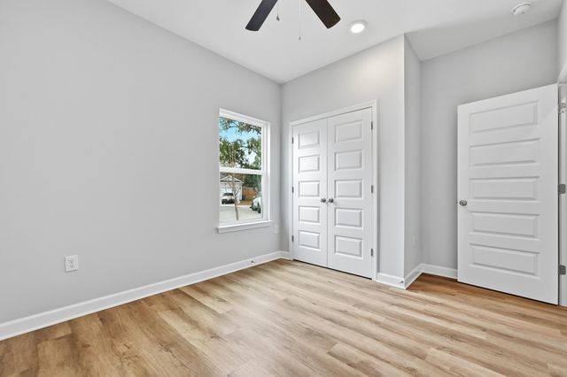 36 Shebbi Lane, Freeport, FL 32439