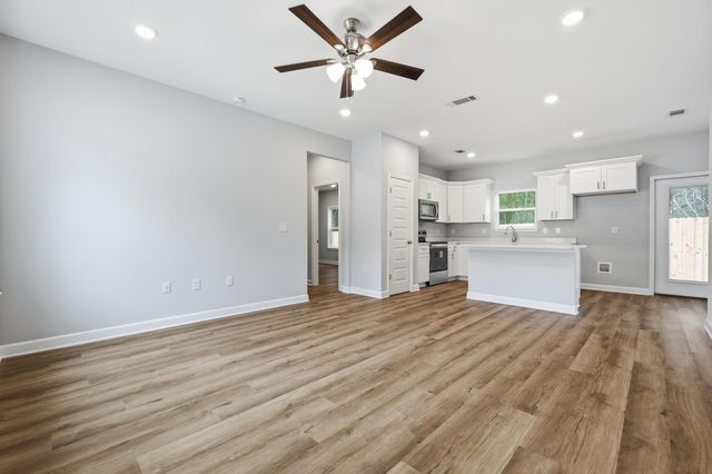 36 Shebbi Lane, Freeport, FL 32439