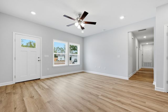 36 Shebbi Lane, Freeport, FL 32439