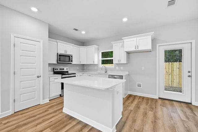 36 Shebbi Lane, Freeport, FL 32439