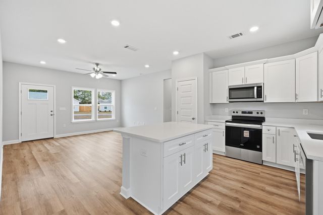 36 Shebbi Lane, Freeport, FL 32439