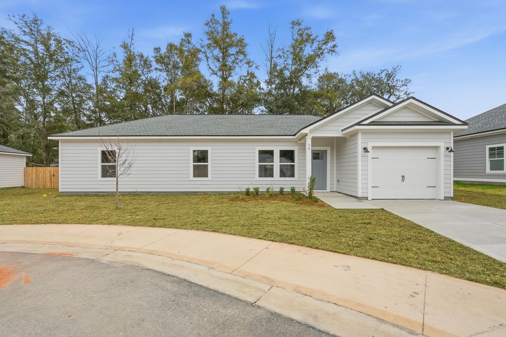 36 Shebbi Lane, Freeport, FL 32439