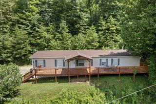 442 Half Moon Rd, Oliver Springs, TN 37840