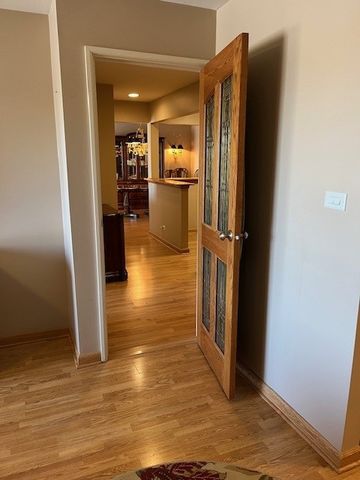 245 S Park Lane 424, Palatine, IL 60074