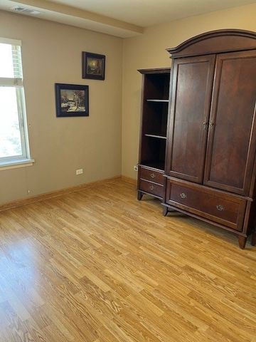 245 S Park Lane 424, Palatine, IL 60074