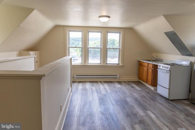 253 W LANCASTER AVE, Downingtown, PA 19335