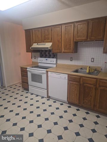 6290 WHISTLERS PL, Waldorf, MD 20603