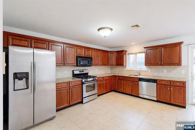 272 Highland Avenue, Palisades Park, NJ 07650