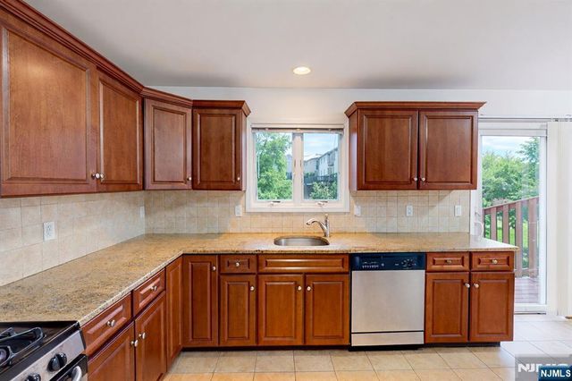 272 Highland Avenue, Palisades Park, NJ 07650