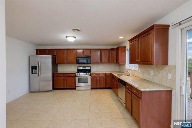 272 Highland Avenue, Palisades Park, NJ 07650