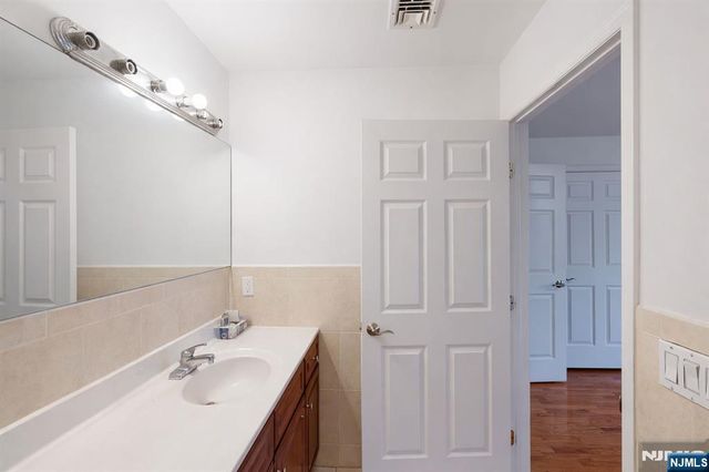 272 Highland Avenue, Palisades Park, NJ 07650