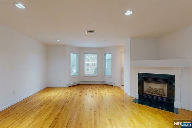 272 Highland Avenue, Palisades Park, NJ 07650