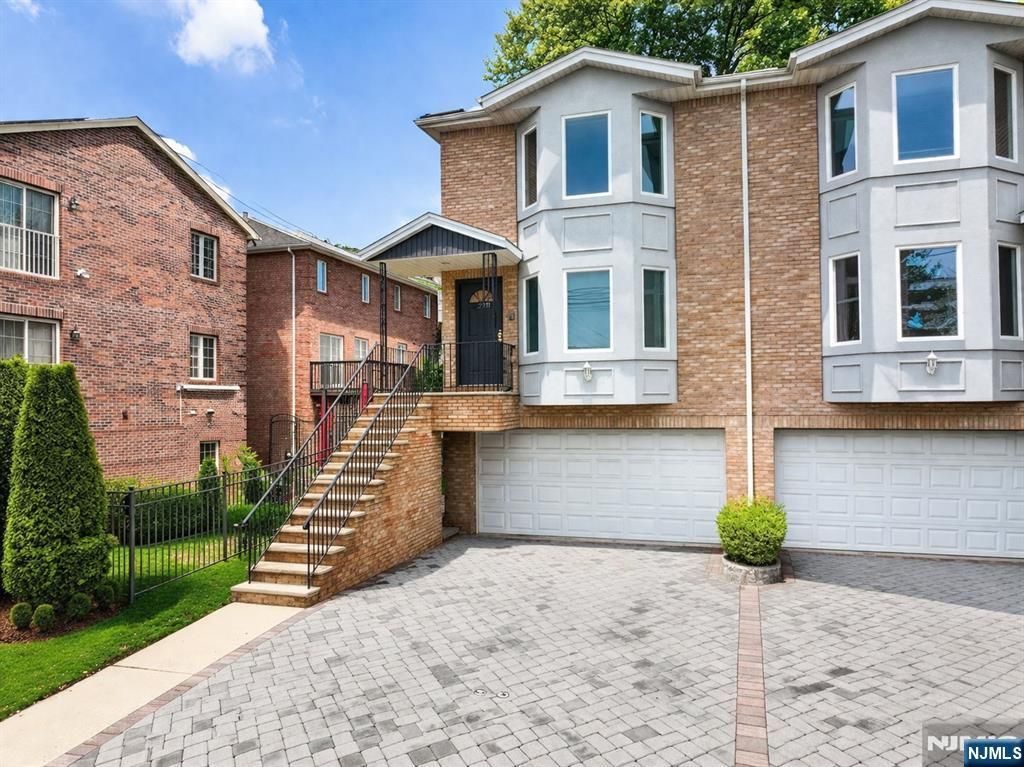 272 Highland Avenue, Palisades Park, NJ 07650
