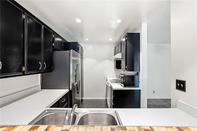 7890 E Spring Street 11E, Long Beach, CA 90815
