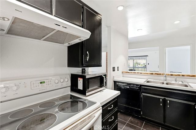 7890 E Spring Street 11E, Long Beach, CA 90815