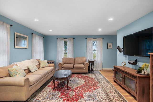 48 Mountwood Rd, Swampscott, MA 01907