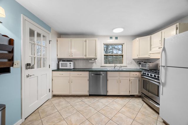 48 Mountwood Rd, Swampscott, MA 01907