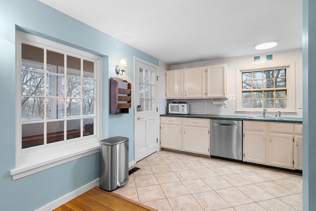 48 Mountwood Rd, Swampscott, MA 01907