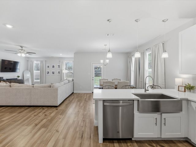 3039 Steepleridge Circle, Granbury, TX 76048