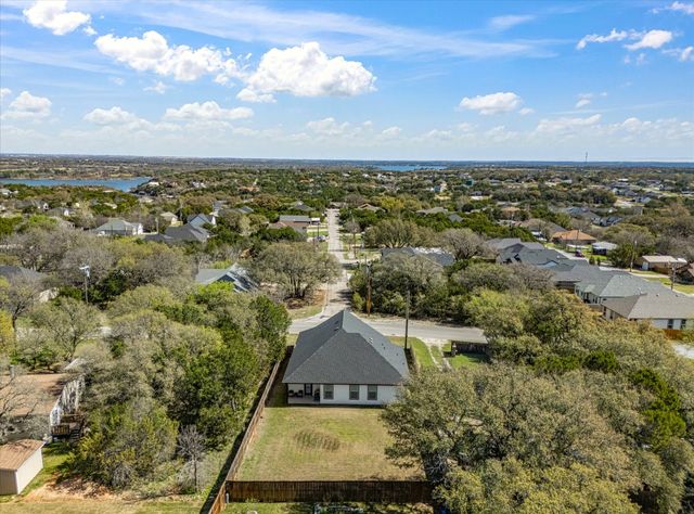 3039 Steepleridge Circle, Granbury, TX 76048