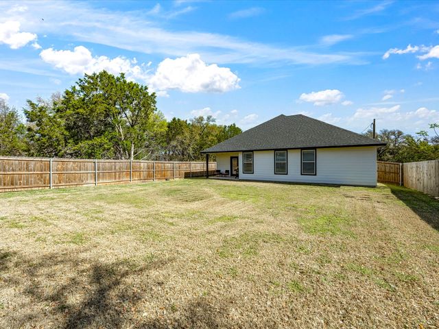 3039 Steepleridge Circle, Granbury, TX 76048