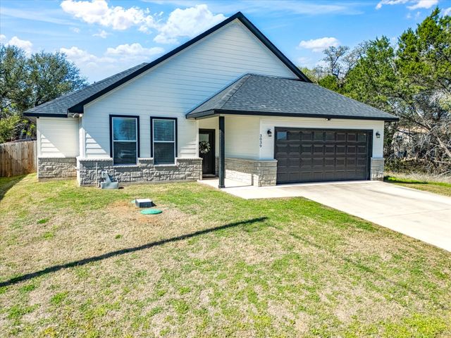 3039 Steepleridge Circle, Granbury, TX 76048