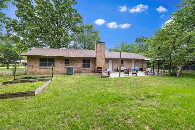 109 Heights Park Dr, Longview, TX 75601