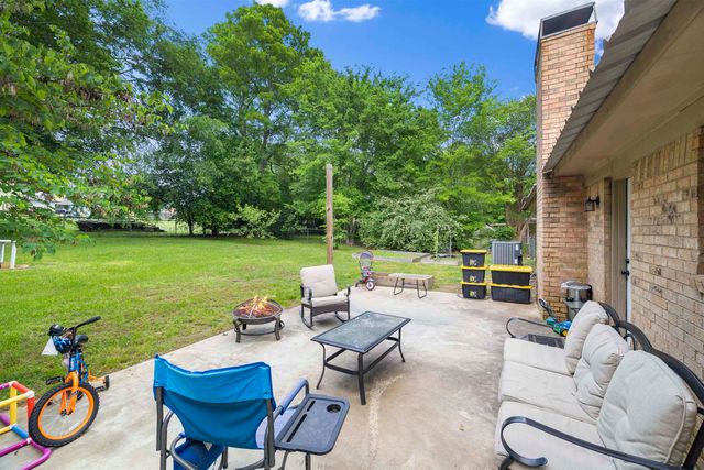 109 Heights Park Dr, Longview, TX 75601