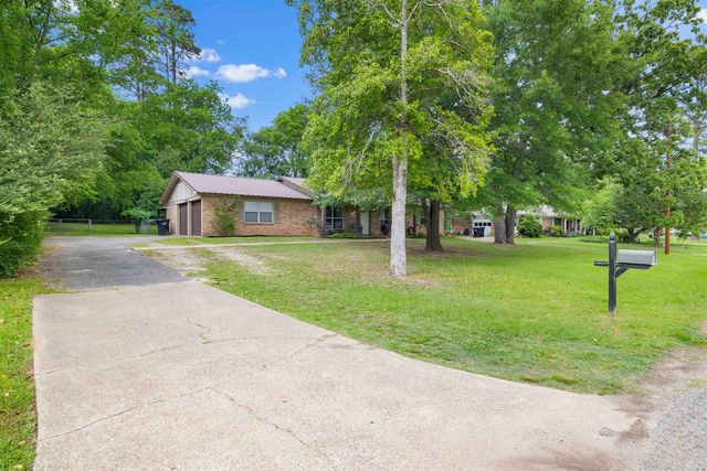 109 Heights Park Dr, Longview, TX 75601