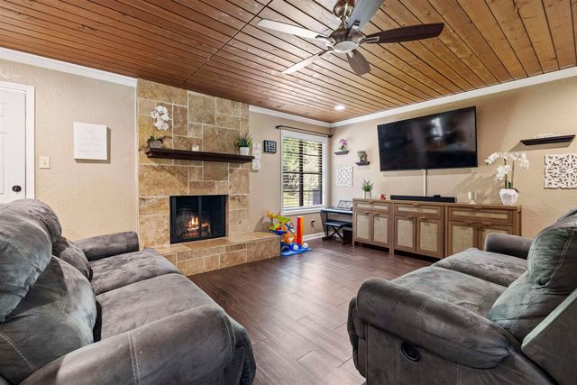 109 Heights Park Dr, Longview, TX 75601