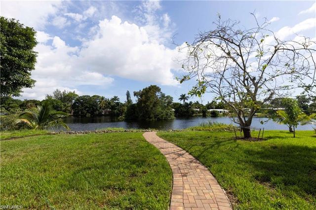 1354 Rordon AVE, Naples, FL 34103