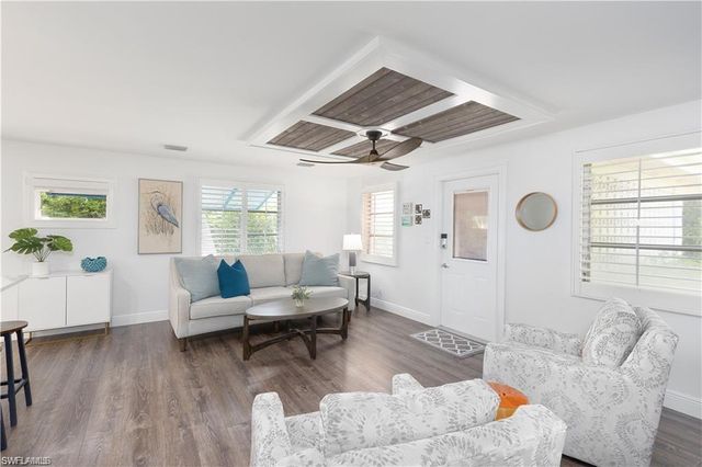 1354 Rordon AVE, Naples, FL 34103