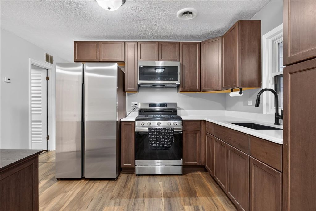 8001 Neenah Avenue, Burbank, IL 60459 — photo 5