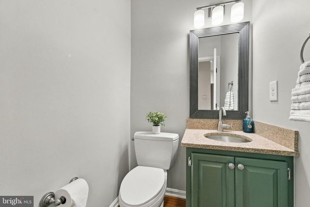 7024 FIELDHURST CT, Alexandria, VA 22315