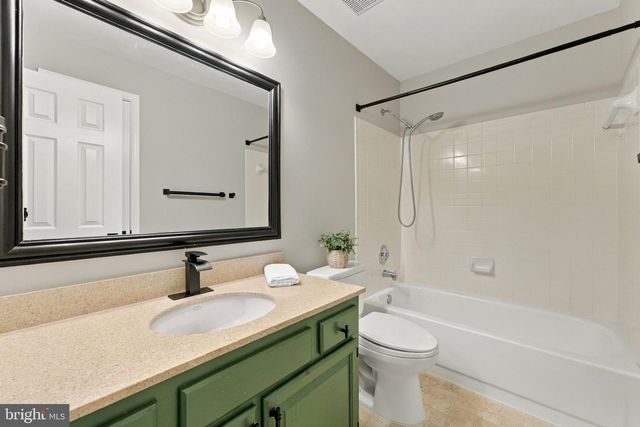 7024 FIELDHURST CT, Alexandria, VA 22315