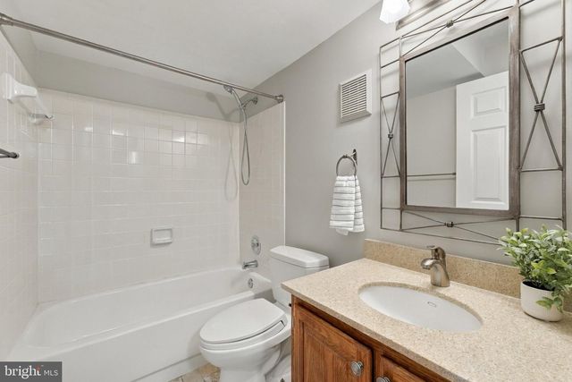 7024 FIELDHURST CT, Alexandria, VA 22315