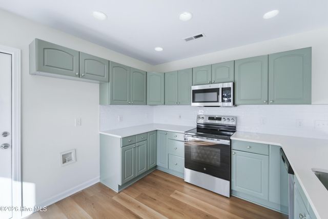 20 S Shelby Road, Southport, NC 28461